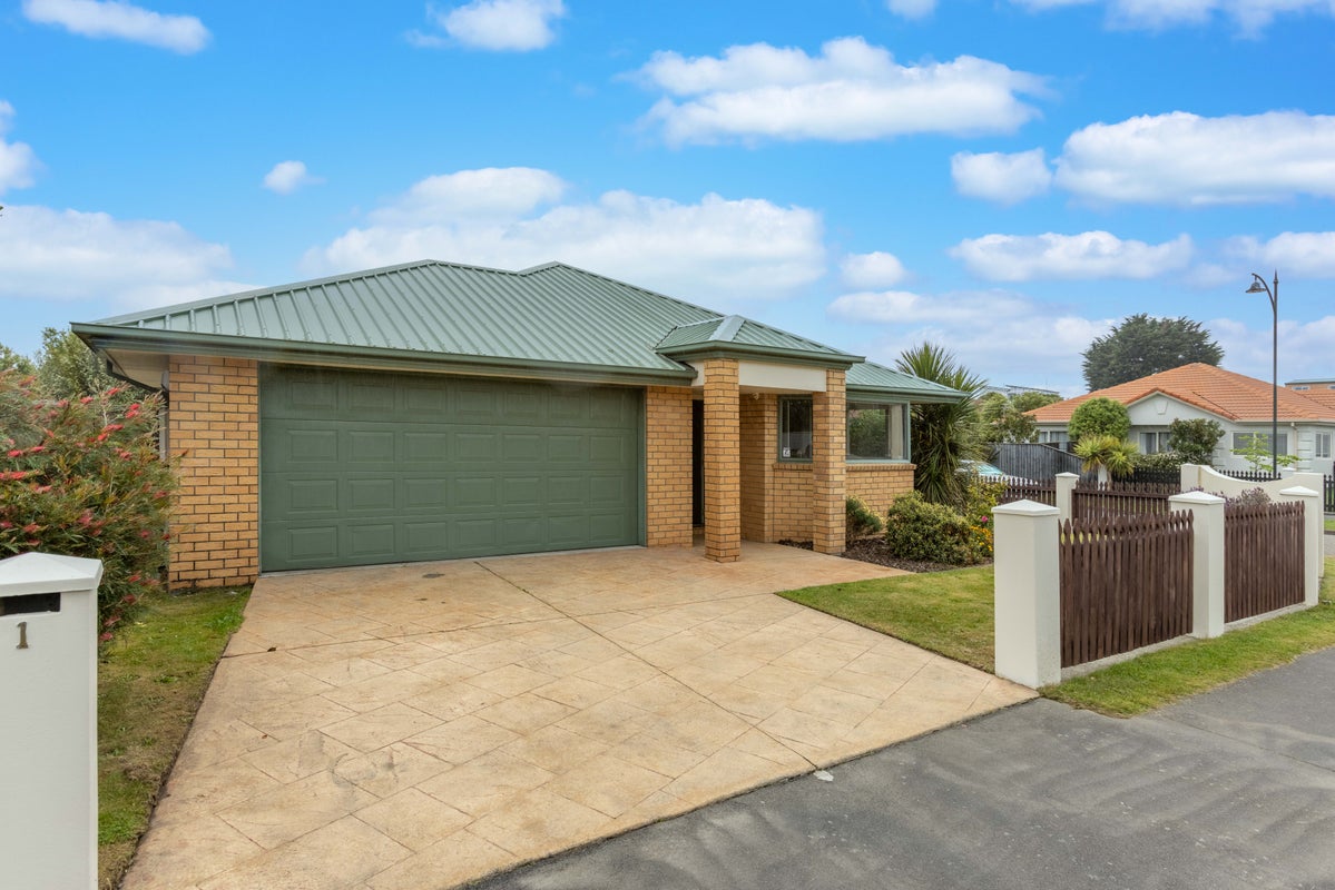 1 Sandholm Close, North New Brighton, Christchurch - Carousel 2