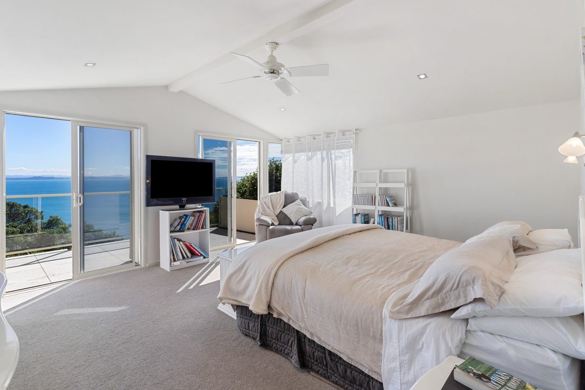 1442 Whangaparaoa Road, Army Bay, Whangaparaoa - Carousel 1