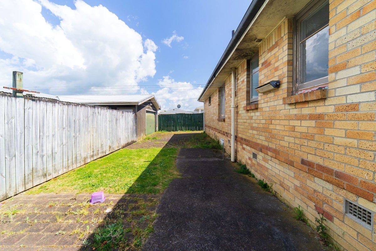 32 Tomin Road, Glenview, Hamilton - Carousel 11