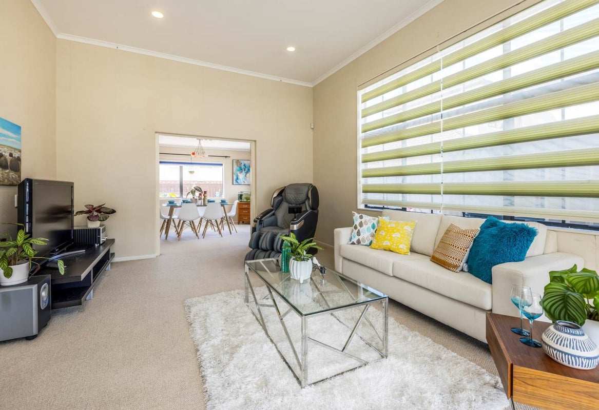 10 Glanmire Place, Flat Bush, Auckland - Carousel 2