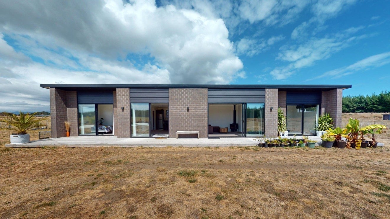 55 Kanuka Drive, Waitarere, Levin - Carousel 1
