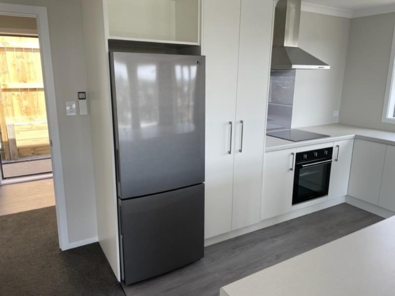 20C Chetwode Grove, Newlands, Wellington - Carousel 2
