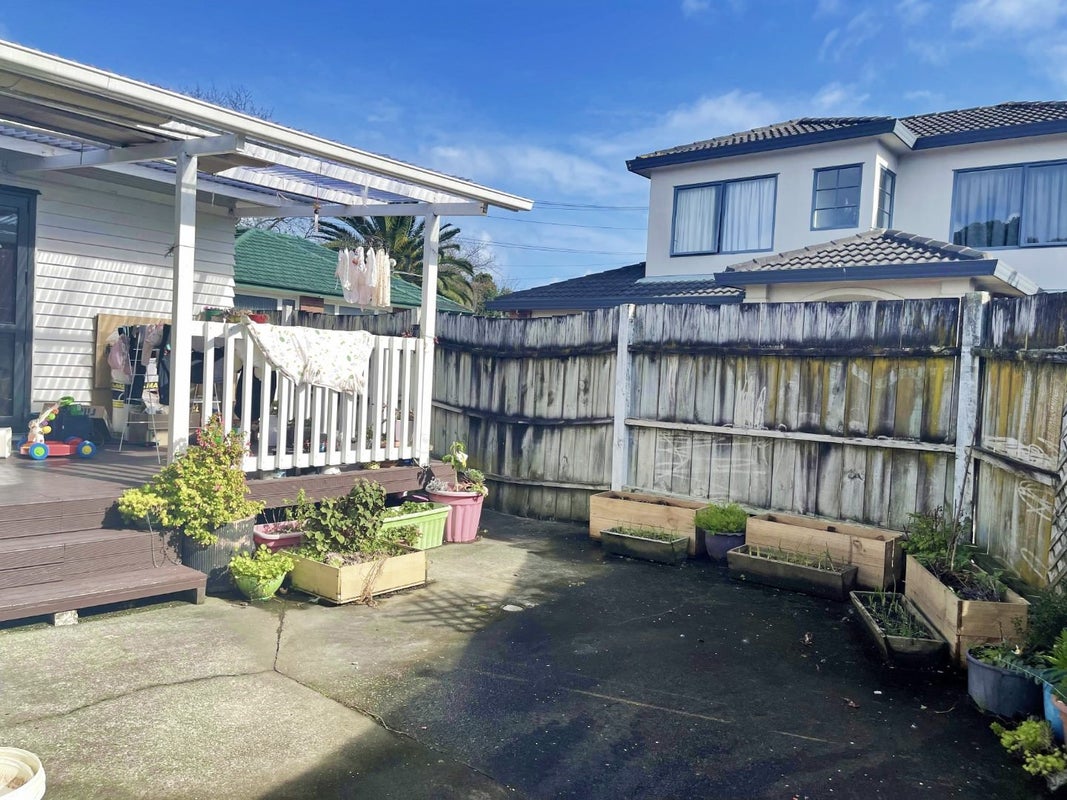 10 Ascot Avenue, Henderson, Auckland - Carousel 17
