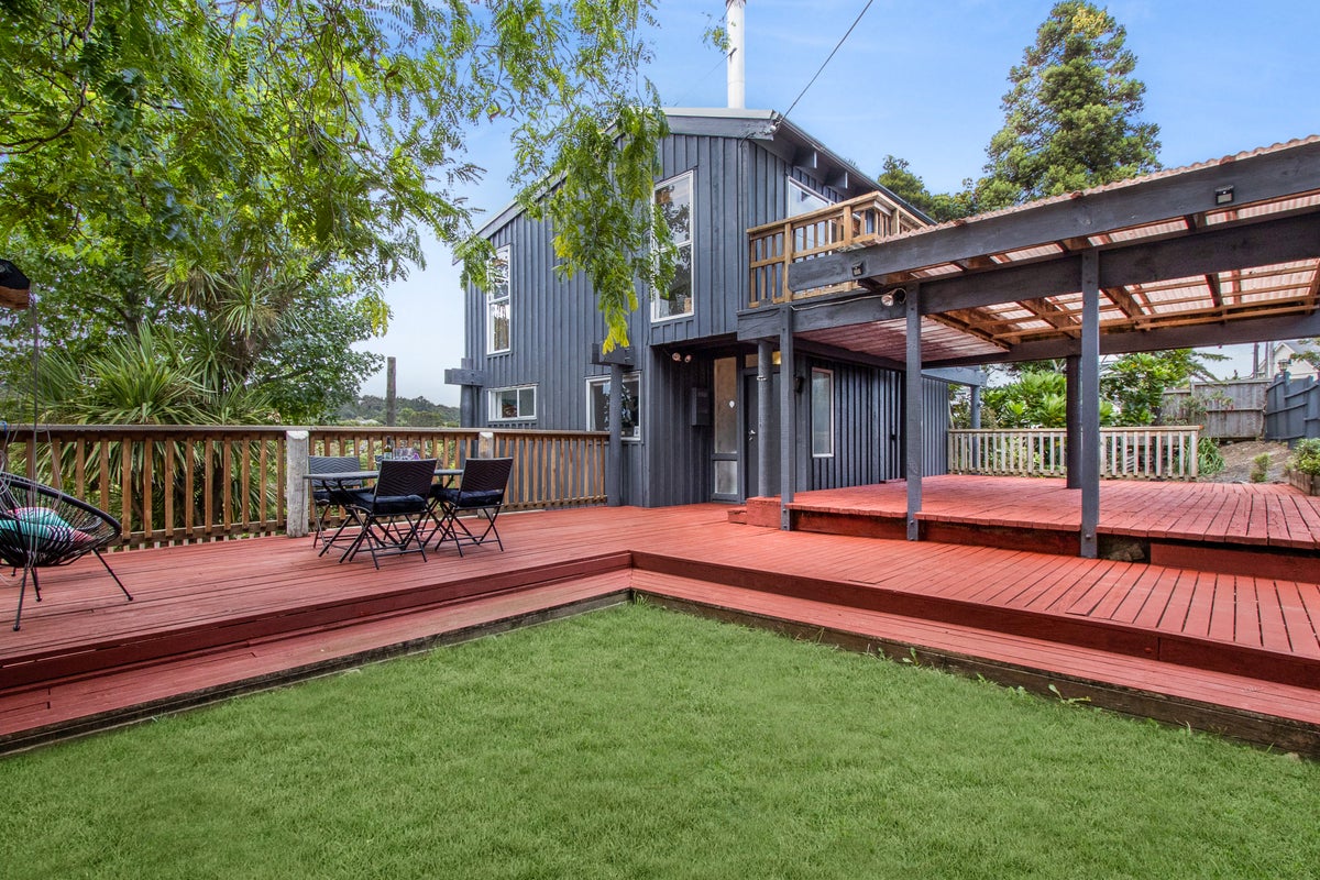 118 Glengarry Road, Glen Eden, Auckland - Carousel 1