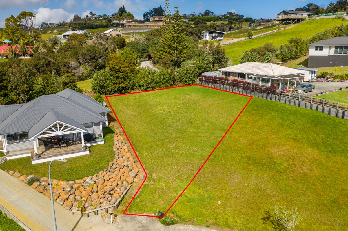 11 Frangipani Street, Cable Bay, Cable Bay - Carousel 1