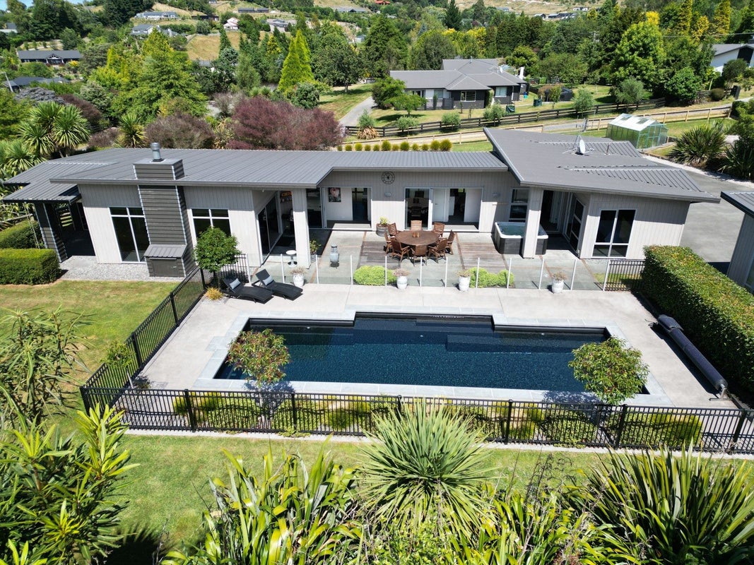 27 Loch Views Road, Acacia Bay, Taupo - Carousel 1