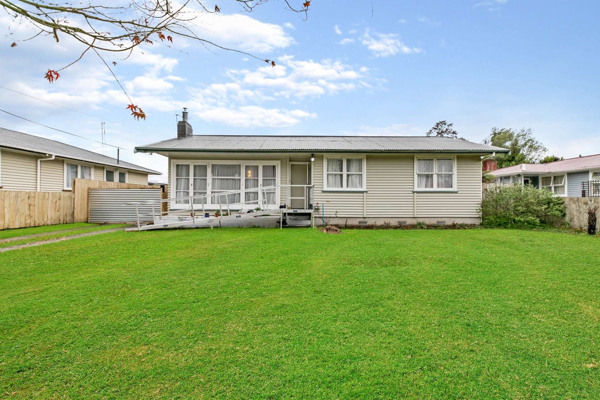 22 Kea Street, Selwyn Heights, Rotorua - Carousel 2