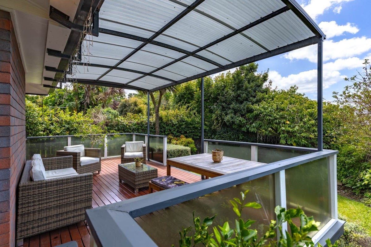 32A Jaemont Avenue, Te Atatu South, Auckland - Carousel 2