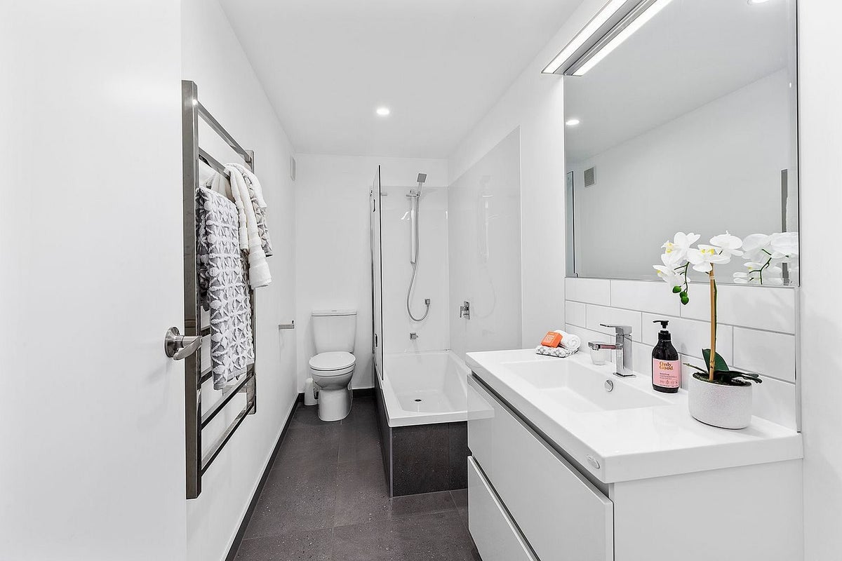 96 Homebush Road, Khandallah, Wellington - Carousel 10