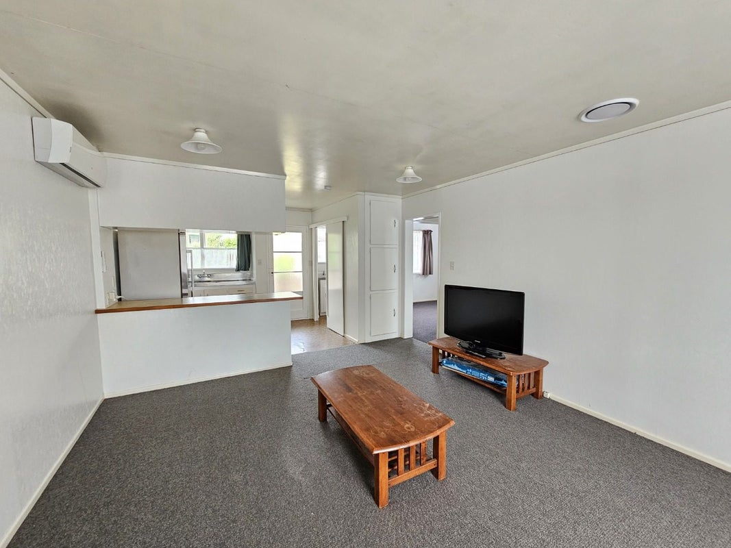 6 Kingsbridge Place, Newlands, Wellington - Carousel 2