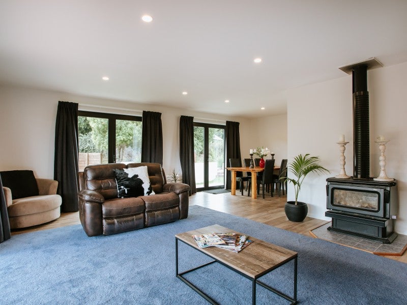 11 Ellie Place, Wanaka - Carousel 2