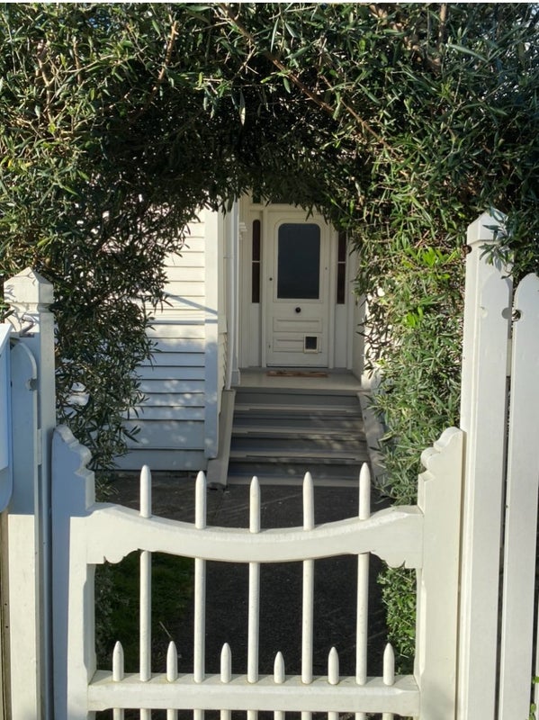 2 Mayfield Road, Glenfield, Auckland - Carousel 1