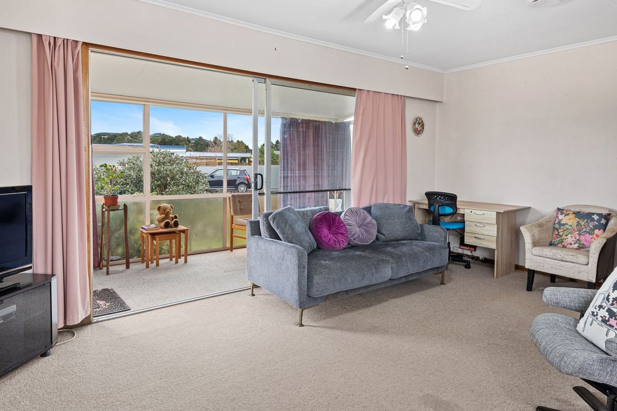 55 Denby Crescent, Tikipunga, Whangarei - Carousel 2