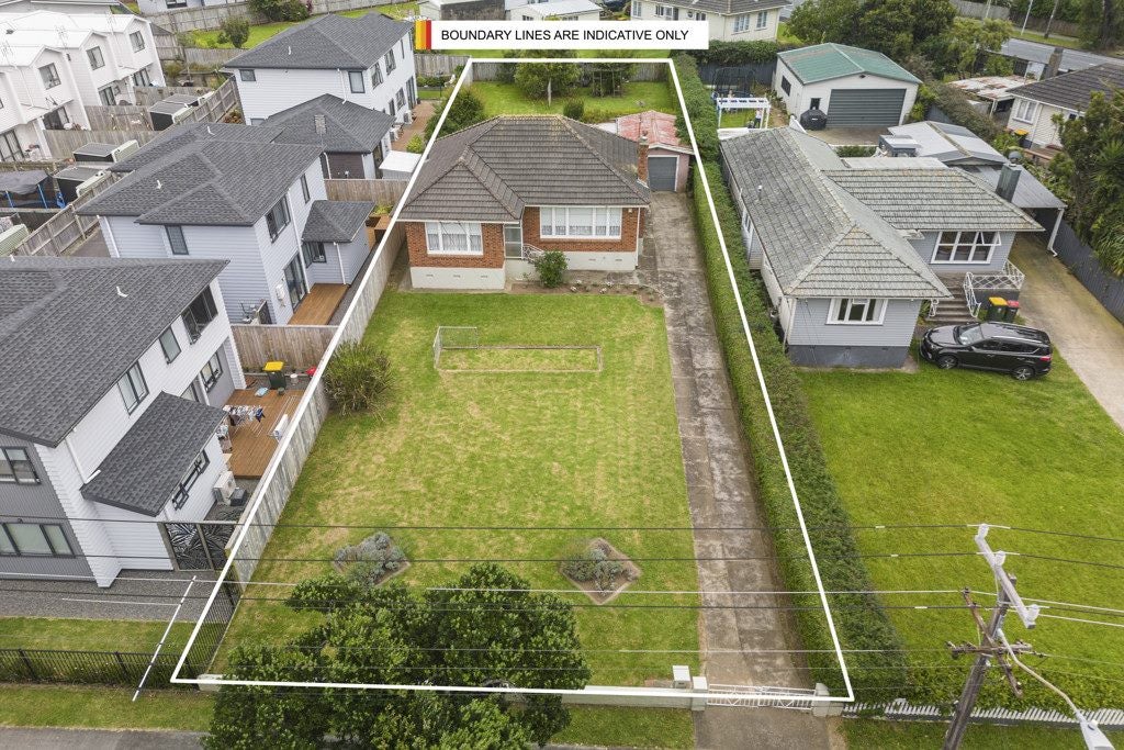 102 Mountain Road, Mangere Bridge, Auckland - Carousel 1