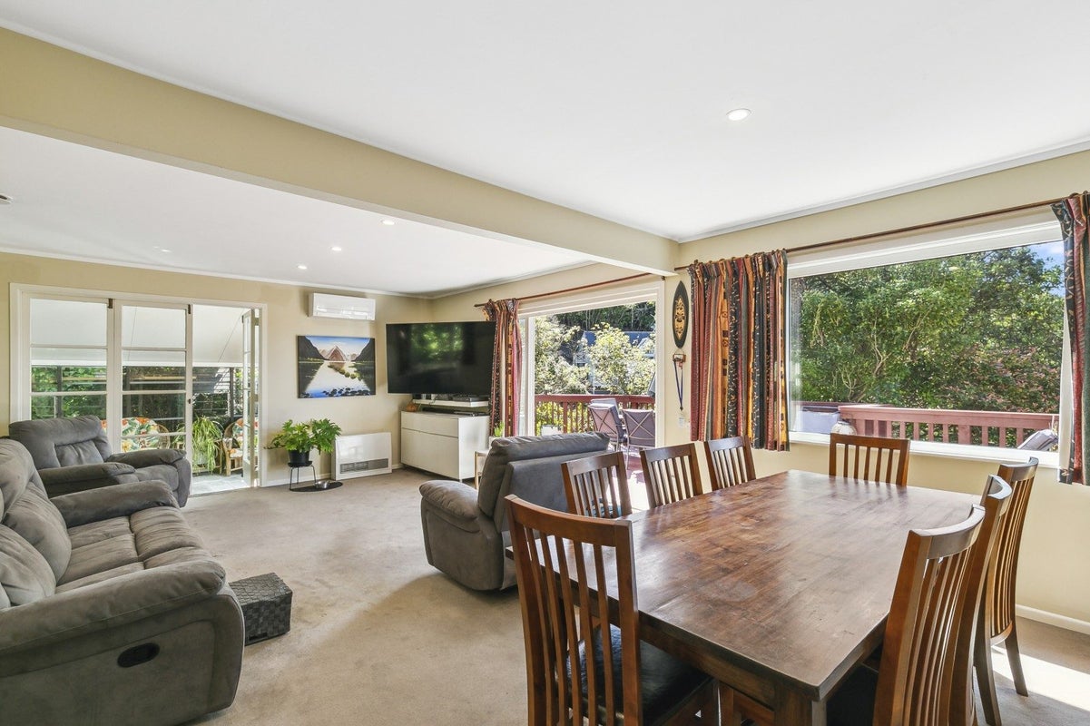 53 Makara Road, Karori, Wellington - Carousel 1