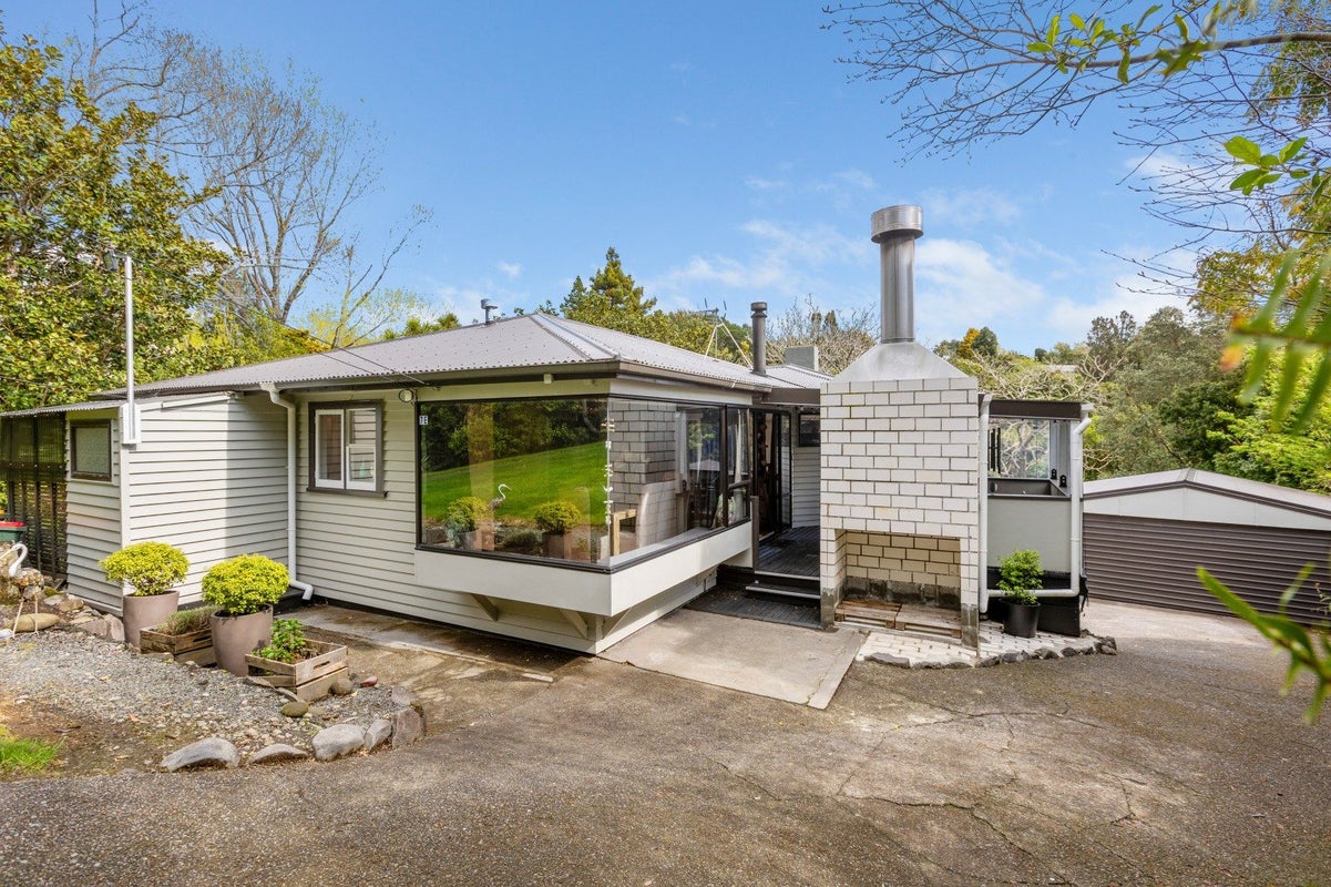 7E Tasman Street, Vogeltown, New Plymouth - Carousel 1