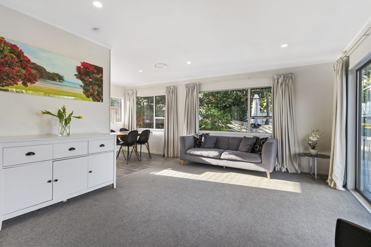 2/63 John Downs Drive, Browns Bay, Auckland - Carousel 2