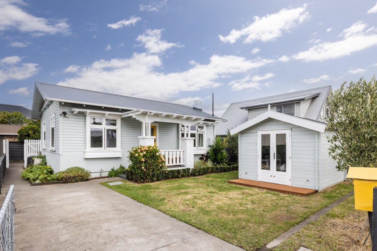 305A Riverslea Road North, Parkvale, Hastings - Carousel 1