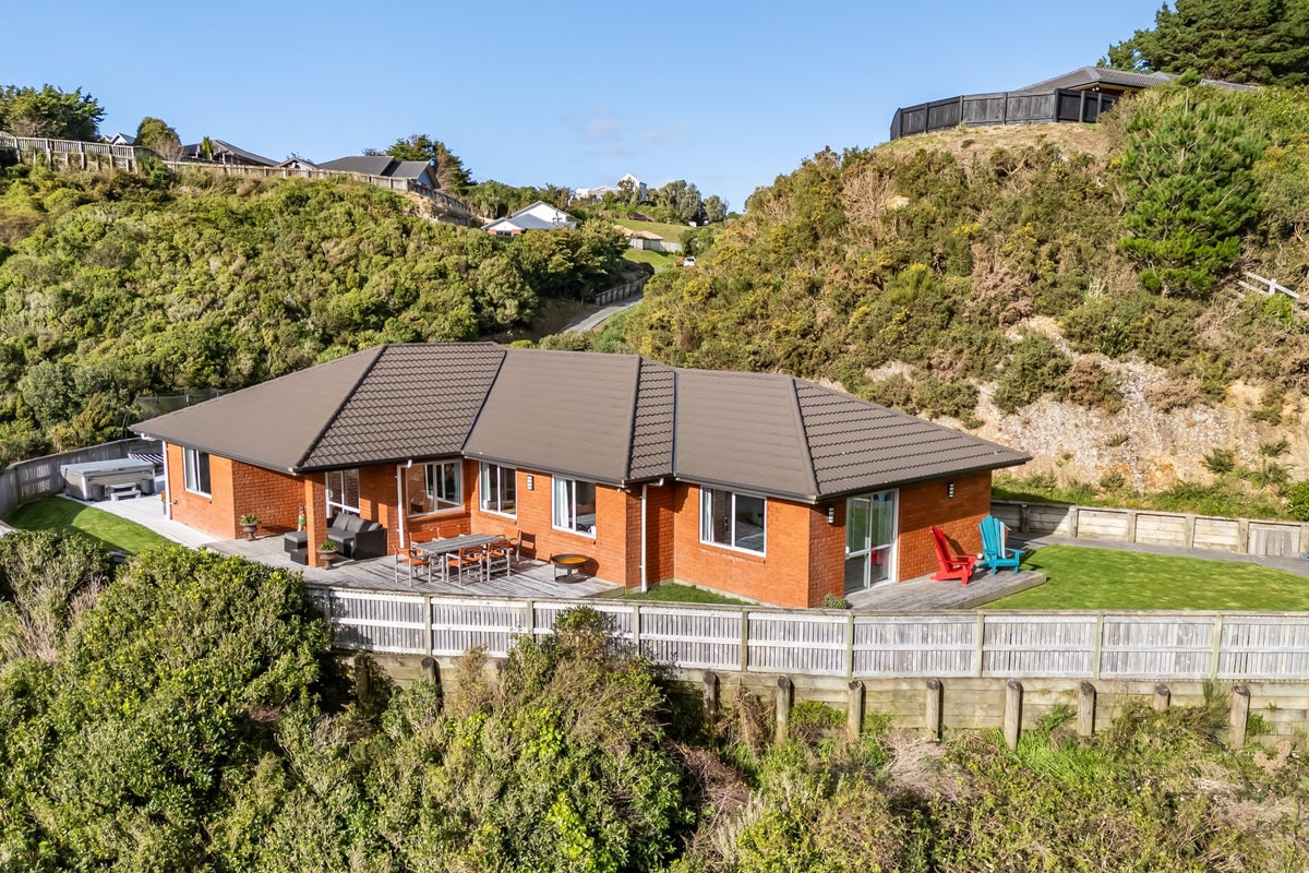 251 Maungaraki Road, Maungaraki, Lower Hutt - Carousel 1
