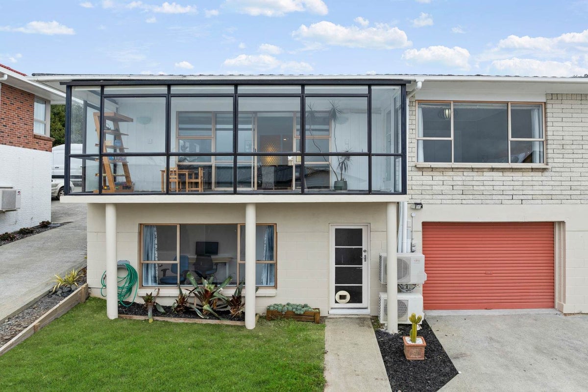 4239A Great North Road, Glendene, Waitakere City, Auckland - Carousel 1