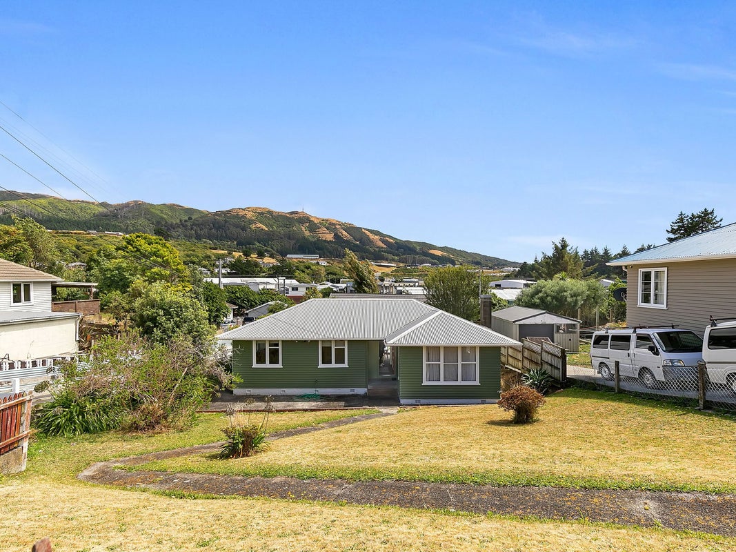67 Bell Street, Tawa, Wellington - Carousel 2