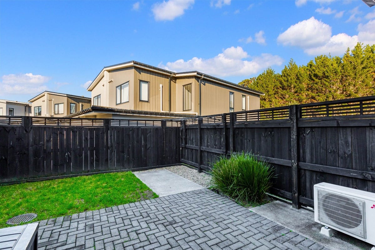 5 Pukewhero Rise, Westgate, Auckland - Carousel 12