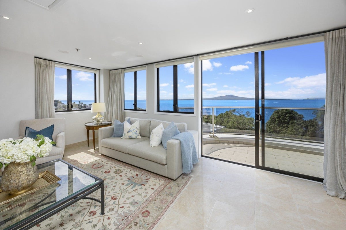 6B/173 Hurstmere Road, Takapuna, Auckland - Carousel 1