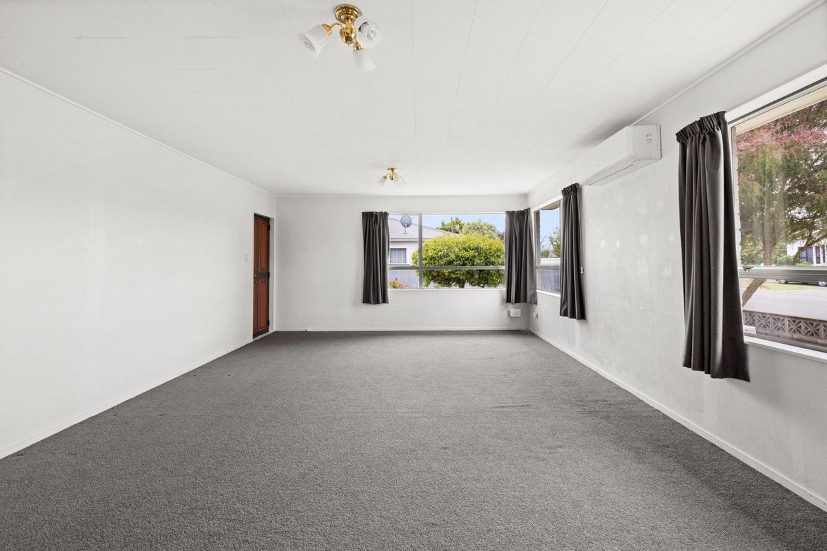 1/616 Avenue Road West, Saint Leonards, Hastings - Carousel 2