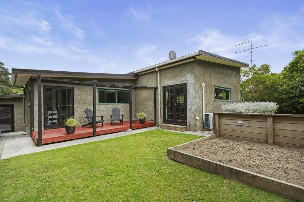111A Manuka Street, Stokes Valley, Lower Hutt - Carousel 1