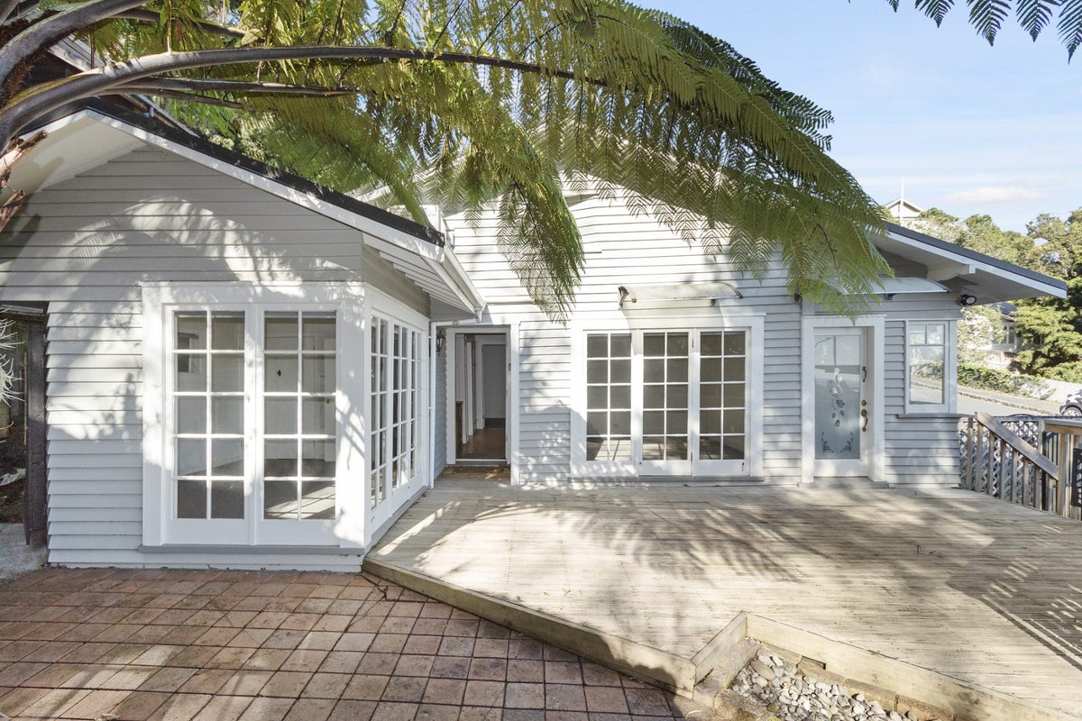 2A Hillside Crescent North, Mount Eden, Auckland - Carousel 1