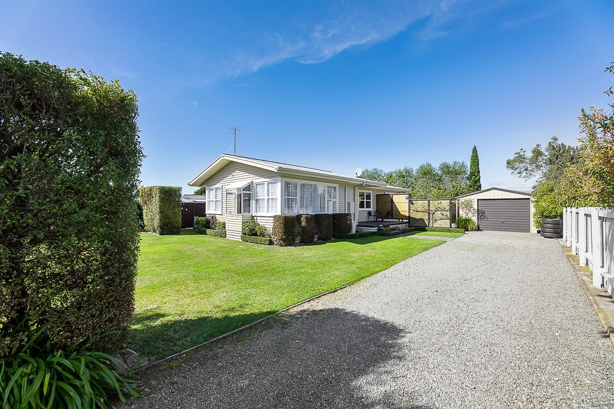 43B High Street, Renwick - Carousel 22