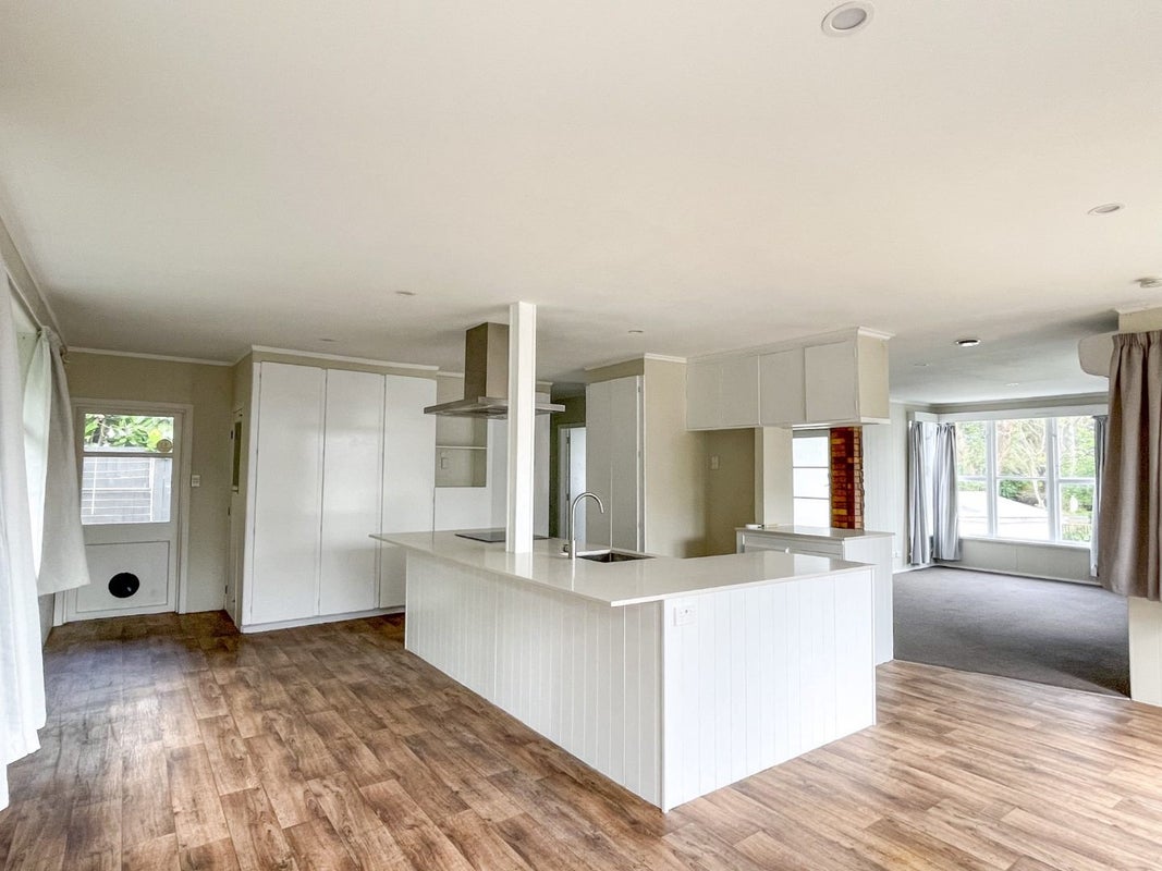 26B Saxon Street, Waterview, Auckland - Carousel 2