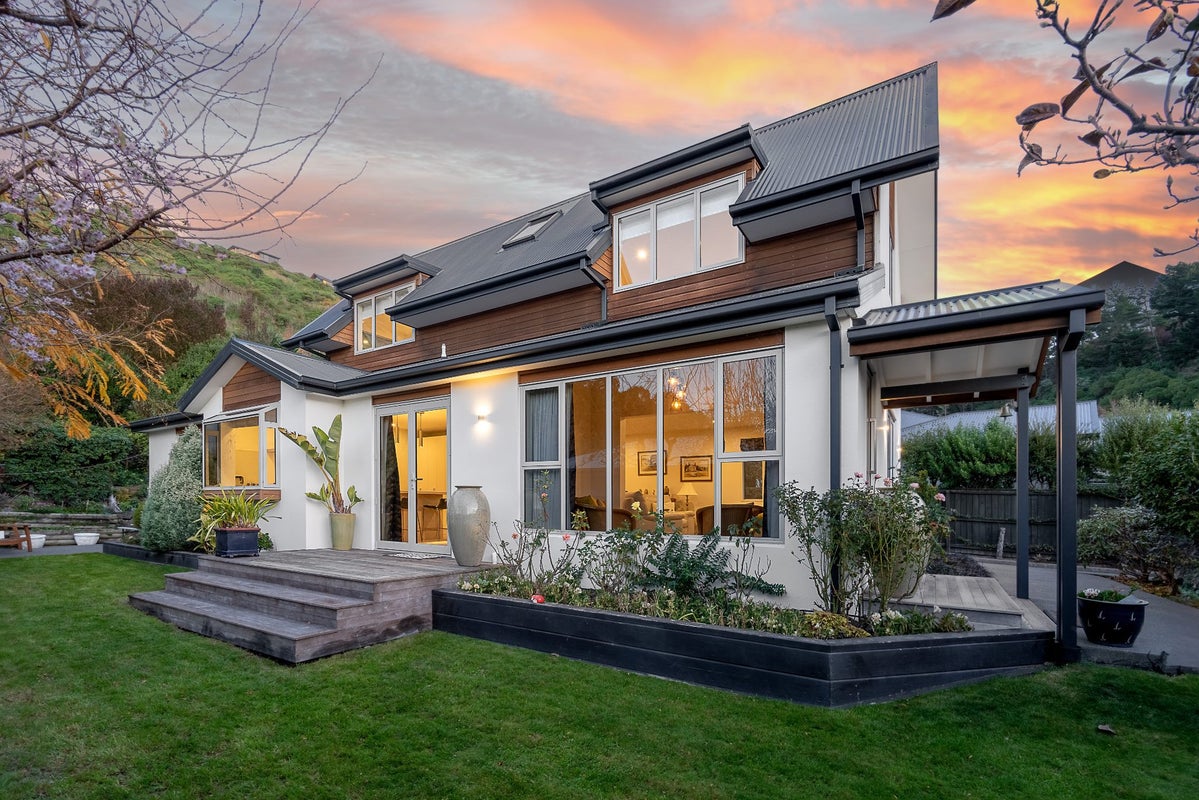 2/33 Basil Place, Mount Pleasant, Christchurch - Carousel 2