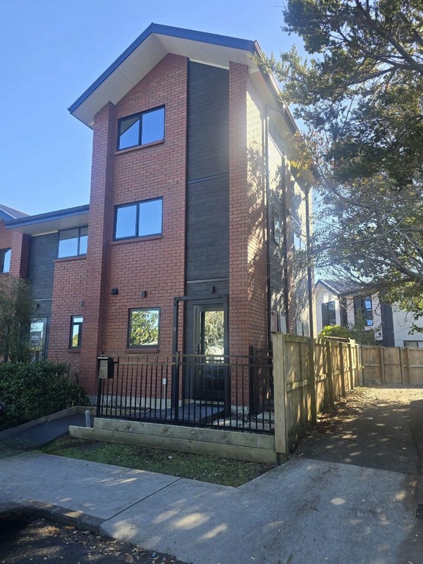 28/51 Te Kanawa Crescent, Henderson, Auckland - Carousel 1