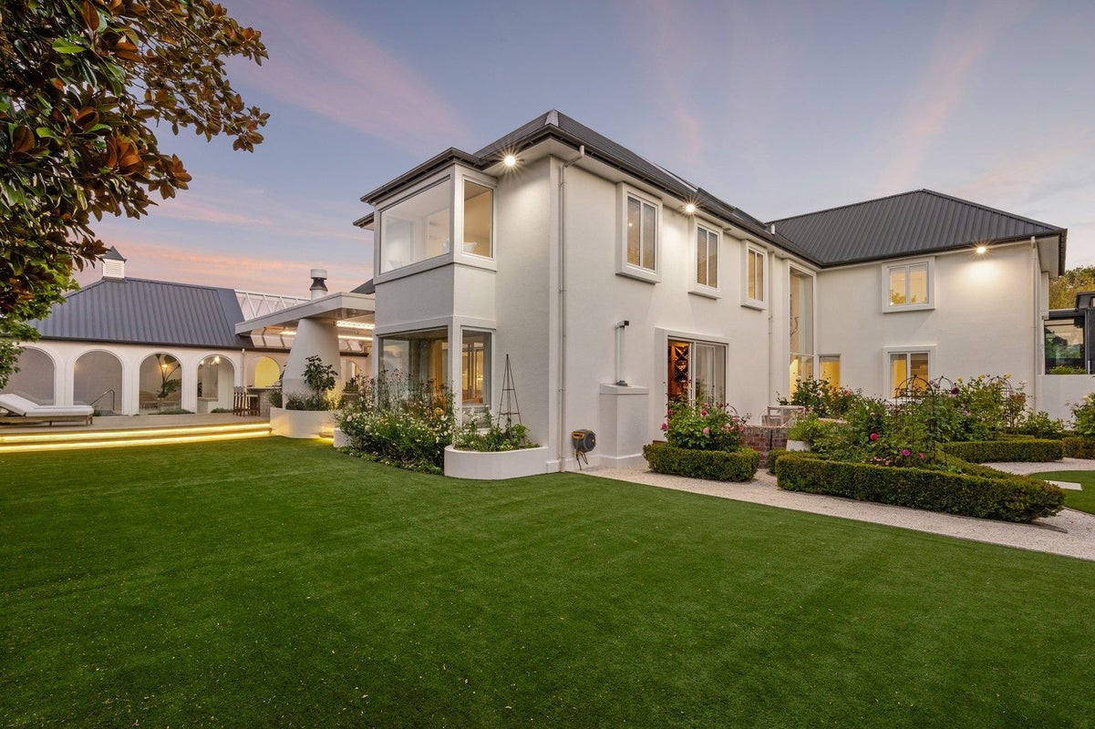93 Carlton Mill Road, Merivale, Christchurch - Carousel 2