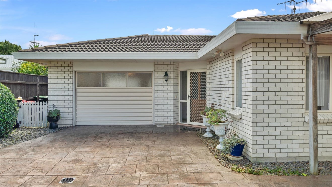 7 Lisbon Street, Greerton, Tauranga - Carousel 23