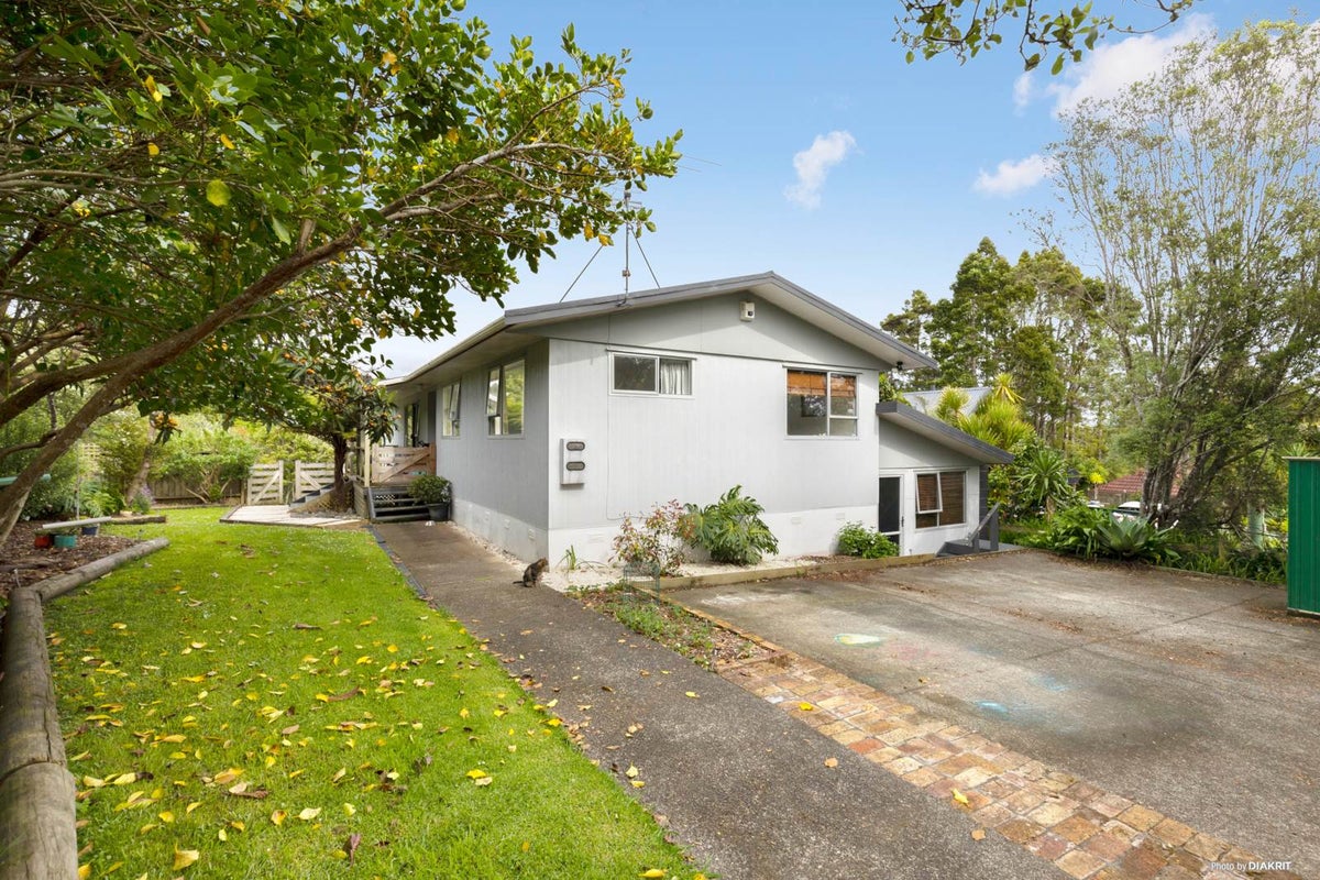 78 Wirihana Road, Titirangi, Auckland - Carousel 2