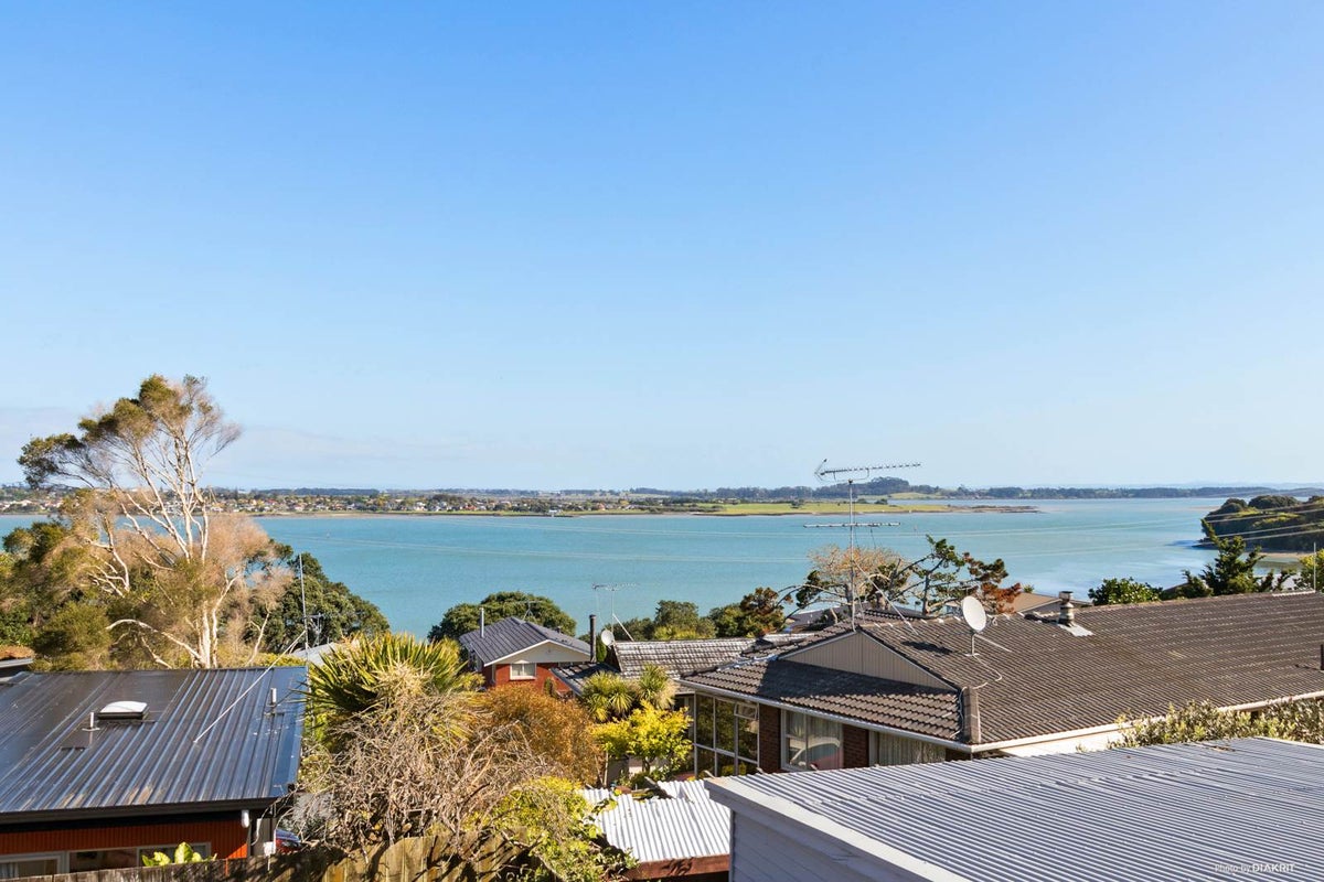 101 Frederick Street, Hillsborough, Auckland - Carousel 1