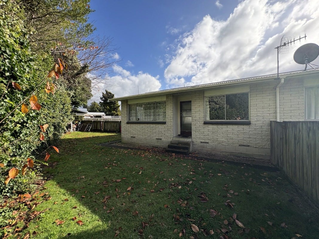 23 Clyde Street, Utuhina, Rotorua - Carousel 1