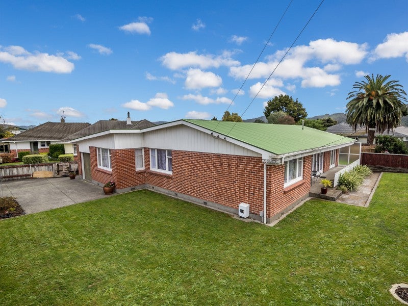 1 Kashmir Avenue, Clouston Park, Upper Hutt - Carousel 2