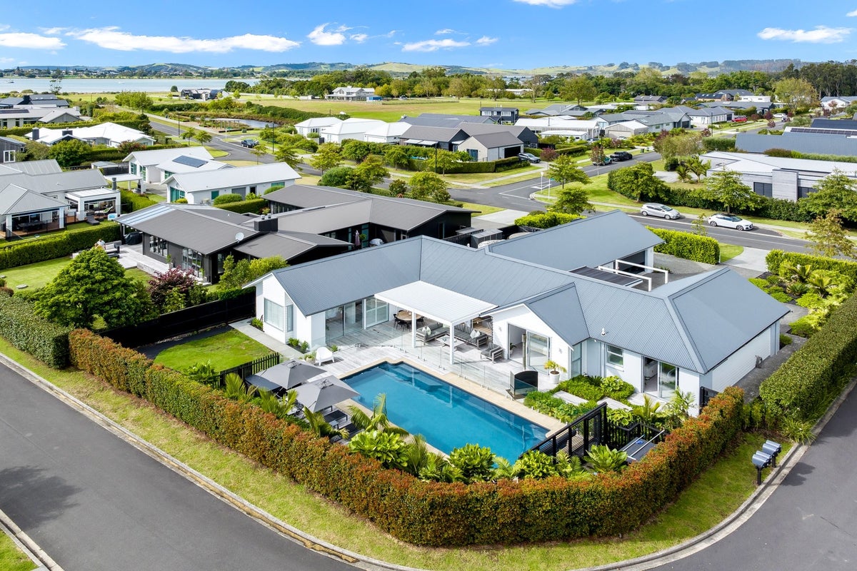 11 Sandpiper Avenue, Warkworth - Carousel 2