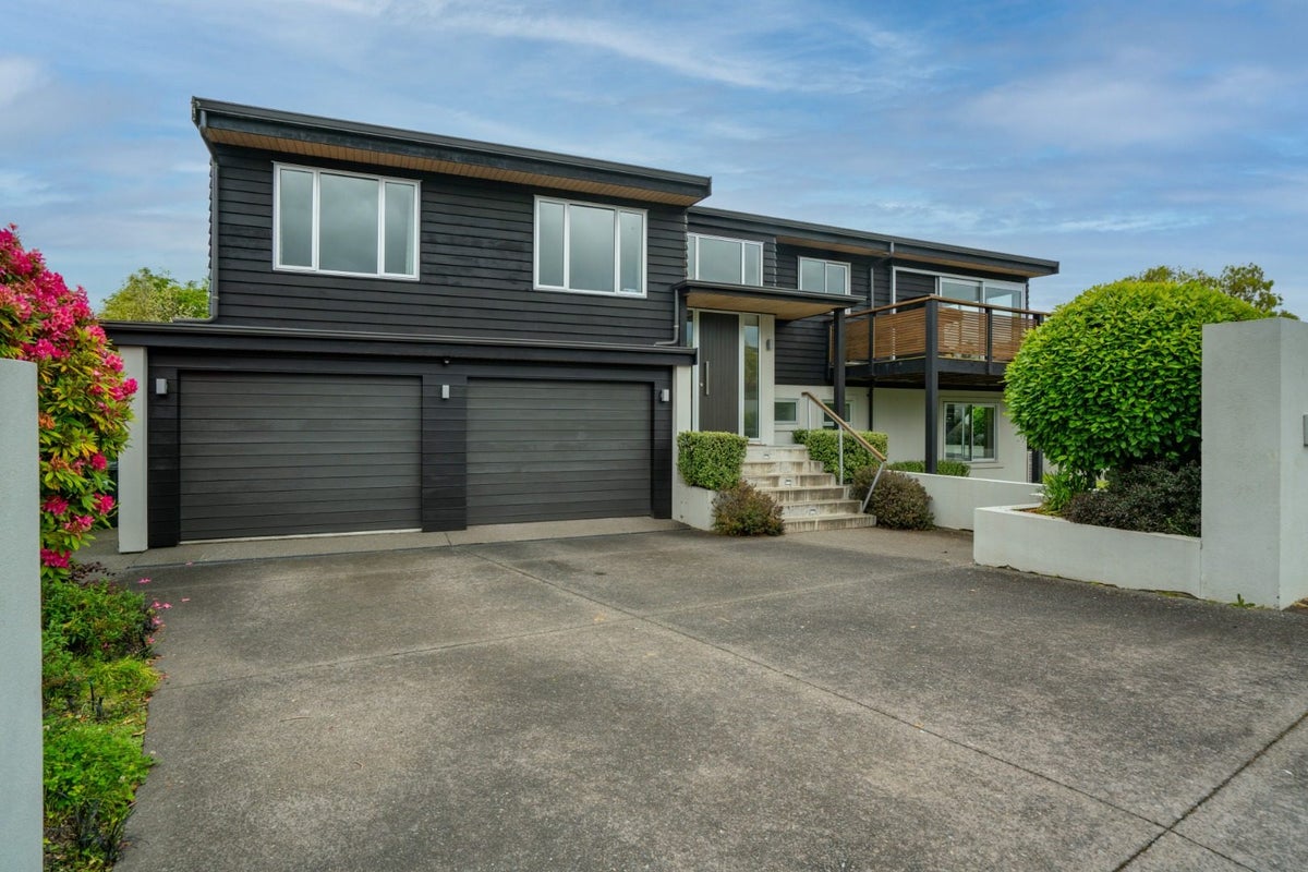 2 Mccauley Grove, Hilltop, Taupo - Carousel 1