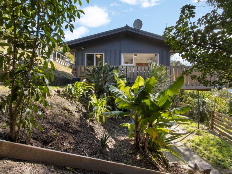 15A Colenso Avenue, Hospital Hill, Napier - Carousel 2