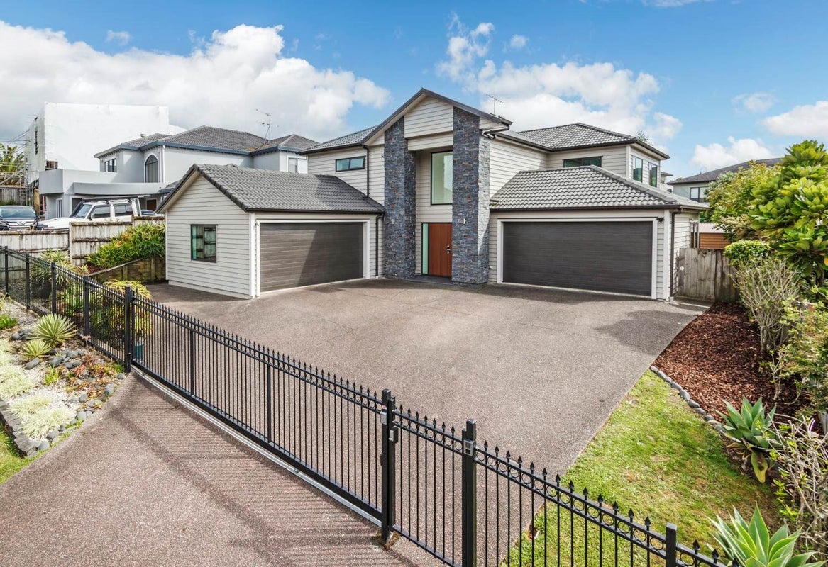 84 Hugh Green Drive, Pinehill, Auckland - Carousel 2