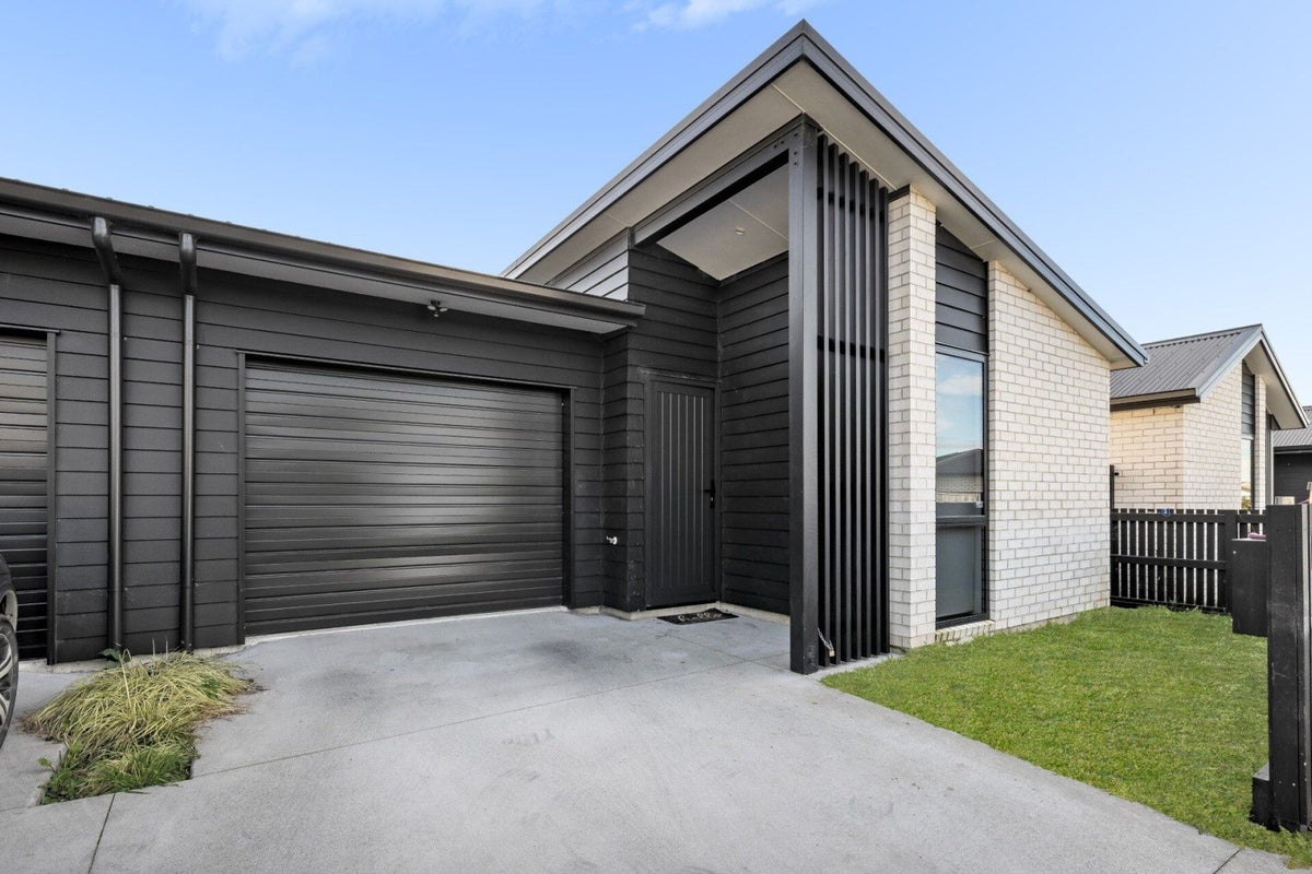 10 Papaka Lane, Poike, Tauranga - Carousel 1