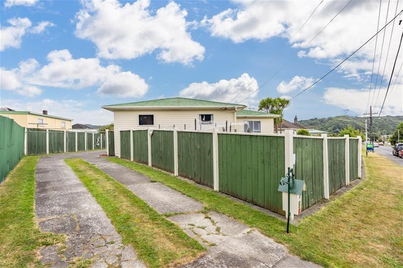 59 Russell Road, Wainuiomata, Lower Hutt - Carousel 1