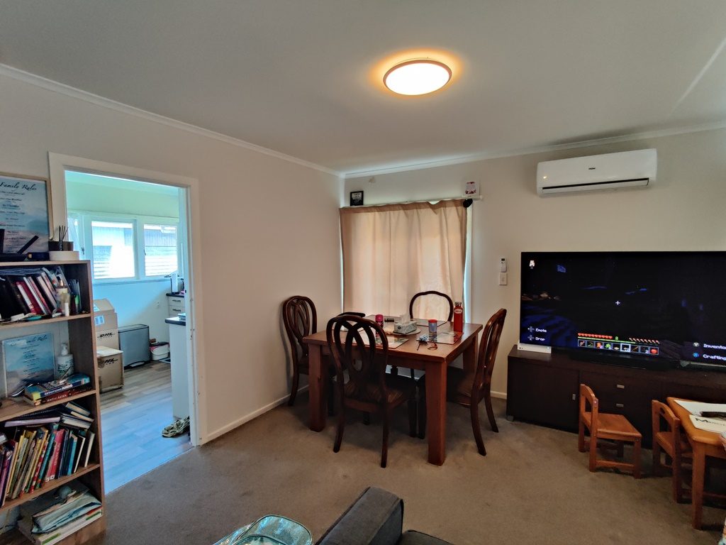 2/1 Exmouth Road, Northcote, Auckland - Carousel 1
