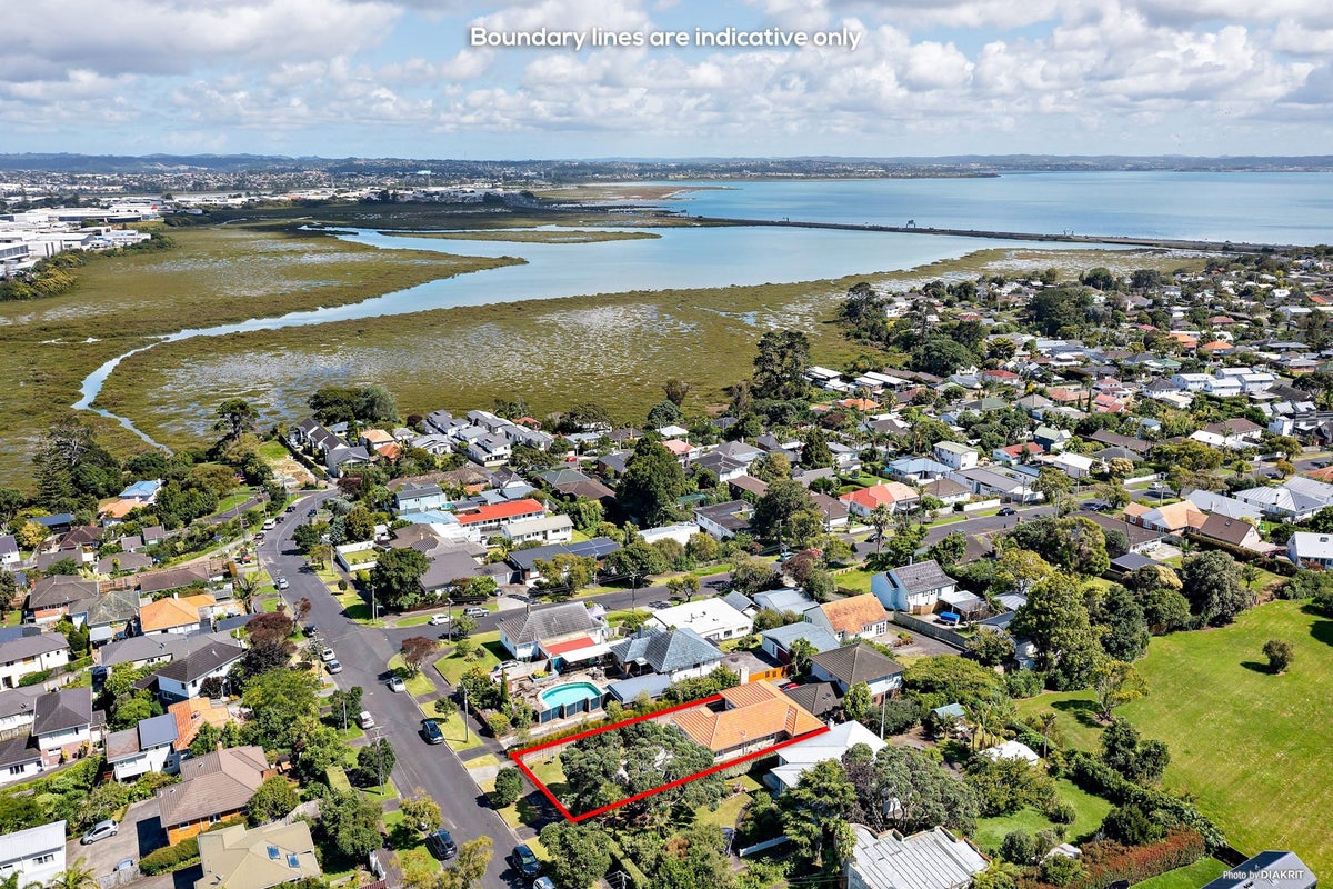 23 Fairlands Avenue, Waterview, Auckland - Carousel 1