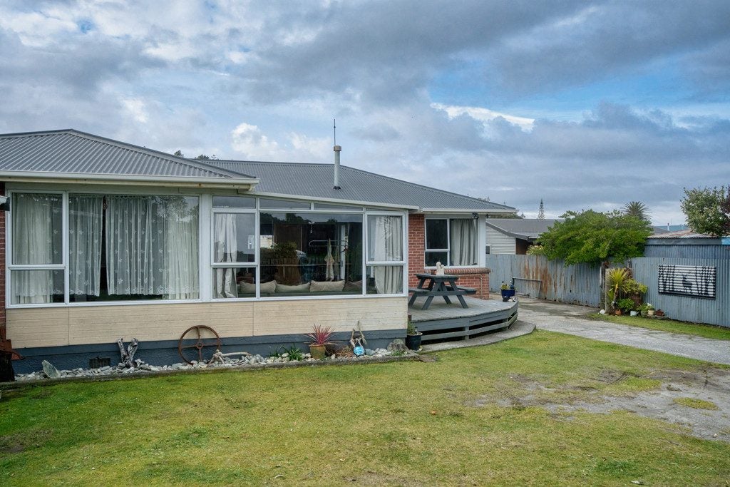 246 Revell Street, Hokitika - Carousel 1
