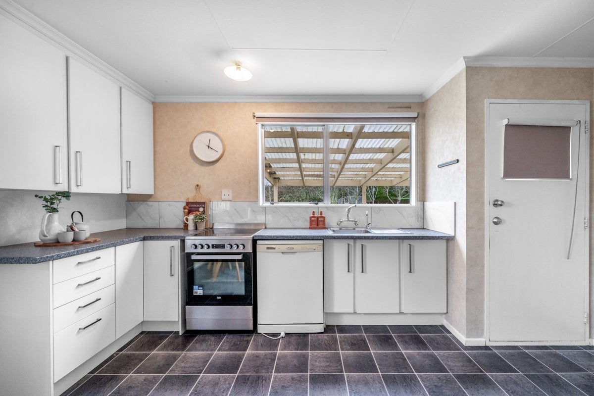 1437 Winton Lorneville Highway, Ryal Bush, Invercargill - Carousel 2